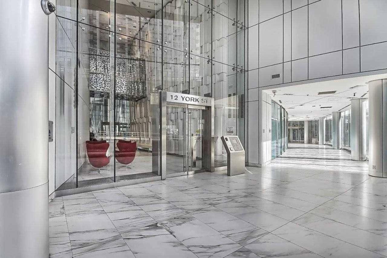 Ihost Suites Ice Condo Торонто Экстерьер фото