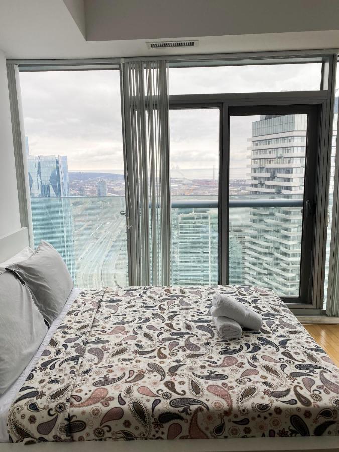 Ihost Suites Ice Condo Торонто Экстерьер фото