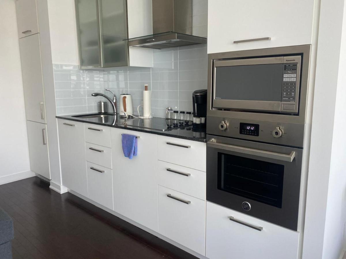 Ihost Suites Ice Condo Торонто Экстерьер фото