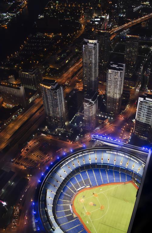 Ihost Suites Ice Condo Торонто Экстерьер фото