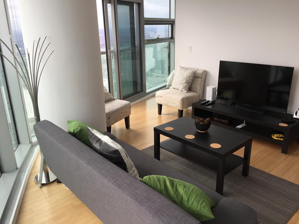 Ihost Suites Ice Condo Торонто Экстерьер фото